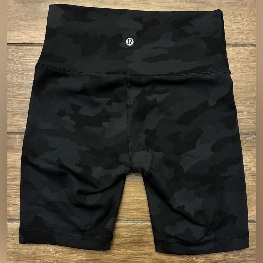 Lululemon Women’s Wunder Train High Rise Shorts 8”